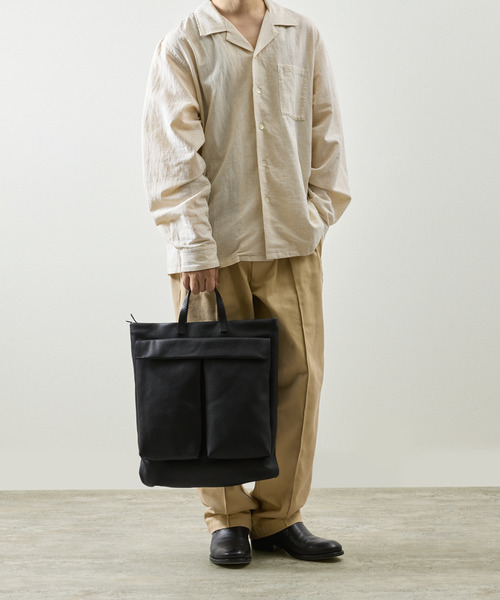 SLOW(スロウ)の「SLOW スロウ / shrink -2way helmet bag- シュリンクレザーショルダーバッグ 牛革ヘルメットバッグ / 858S74R(ショルダーバッグ・メンズ・グレー/ブラック/チョコ・FREE)」の4枚目の写真