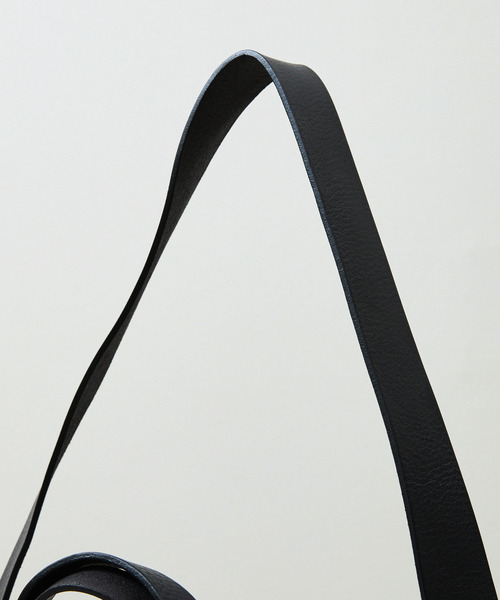 SLOW(スロウ)の「SLOW スロウ / shrink -2way helmet bag- シュリンクレザーショルダーバッグ 牛革ヘルメットバッグ / 858S74R(ショルダーバッグ・メンズ・グレー/ブラック/チョコ・FREE)」の11枚目の写真