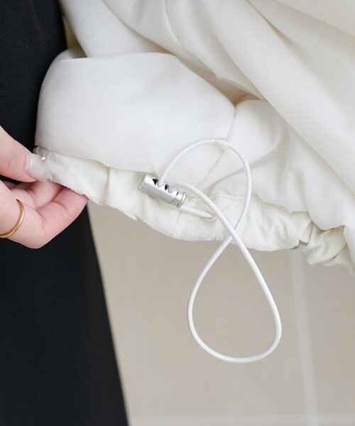 DISCOAT（ディスコート）の「中綿モンスターショートコート（ダウンジャケット/コート・レディース・ブラック/アイボリー/ブラウン・FREE）」の8枚目の写真