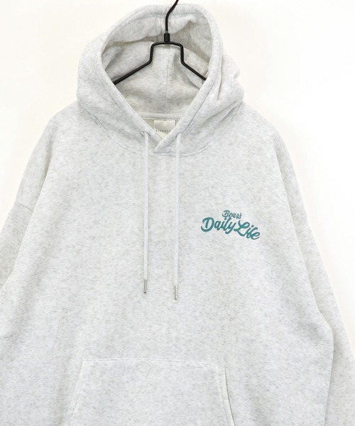 L'atelier(ラトリエ)の「グラフィック パーカー ワイド 長袖スウェット フーディー(パーカー・メンズ・ブラック系その他5/ホワイト系5/グリーン系その他5/ブラック系5/ブラック系/ブラック系その他2/ホワイト系その他3/ホワイト系その他/ホワイト系その他2/ブラック系その他/ブラック系その他3/ホワイト系その他4/ブラック系4/グレー系その他6/ネイビー系4/ホワイト系その他6/ネイビー系6/ブラック系その他4/ブラック系その他6・LL/L/M)」の21枚目の写真