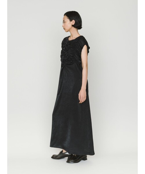 MIDIUMISOLID（ミディウミソリッド）の「MIDIUMISOLID for Ladies ランダムシャーリングワンピース（ワンピース・レディース・ベージュ/ブラック・FREE）」の7枚目の写真