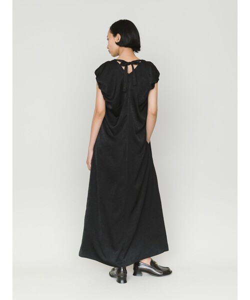 MIDIUMISOLID（ミディウミソリッド）の「MIDIUMISOLID for Ladies ランダムシャーリングワンピース（ワンピース・レディース・ベージュ/ブラック・FREE）」の8枚目の写真