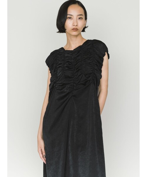 MIDIUMISOLID（ミディウミソリッド）の「MIDIUMISOLID for Ladies ランダムシャーリングワンピース（ワンピース・レディース・ベージュ/ブラック・FREE）」の12枚目の写真