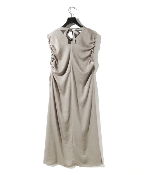 MIDIUMISOLID（ミディウミソリッド）の「MIDIUMISOLID for Ladies ランダムシャーリングワンピース（ワンピース・レディース・ベージュ/ブラック・FREE）」の19枚目の写真