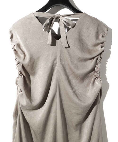 MIDIUMISOLID（ミディウミソリッド）の「MIDIUMISOLID for Ladies ランダムシャーリングワンピース（ワンピース・レディース・ベージュ/ブラック・FREE）」の20枚目の写真