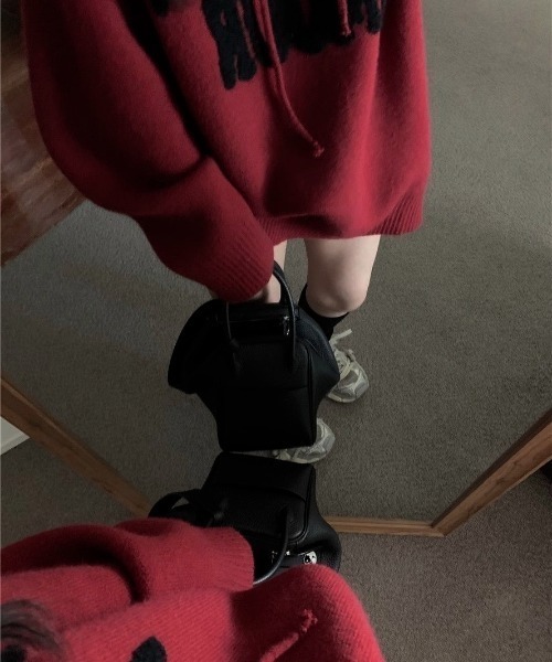 ViViDAY（ビビデー）の「フード付きニットプルオーバー（ニット/セーター・レディース・ブラック/アイボリー/グレー/レッド・M）」の7枚目の写真