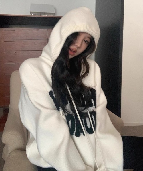 ViViDAY（ビビデー）の「フード付きニットプルオーバー（ニット/セーター・レディース・ブラック/アイボリー/グレー/レッド・M）」の16枚目の写真