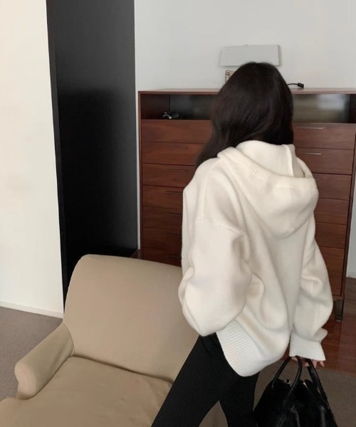 ViViDAY（ビビデー）の「フード付きニットプルオーバー（ニット/セーター・レディース・ブラック/アイボリー/グレー/レッド・M）」の20枚目の写真