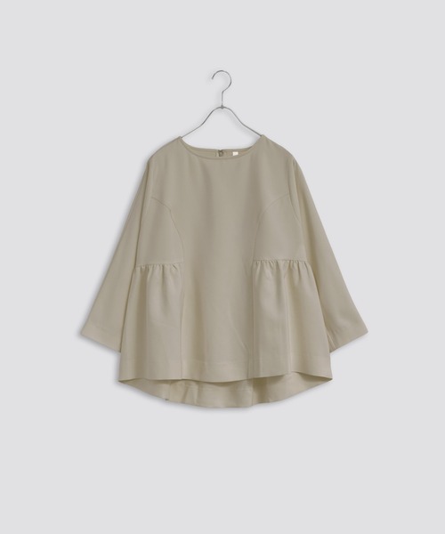 Kelen(ケレン)の「「KELEN / ケレン」ペプラムデザイントップス(シャツ/ブラウス・レディース・ブラック/サックスブルー/オフホワイト/ベージュ・S/M)」の3枚目の写真