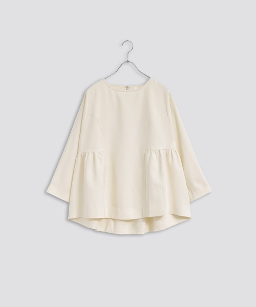 Kelen(ケレン)の「「KELEN / ケレン」ペプラムデザイントップス(シャツ/ブラウス・レディース・ブラック/サックスブルー/オフホワイト/ベージュ・S/M)」の2枚目の写真