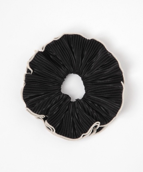 GLOBAL WORK（グローバルワーク）の「BIGパイピングシュシュ/602497（その他ヘアアクセサリー・レディース・オフホワイト/ブラック/ホワイト・FREE）」の3枚目の写真