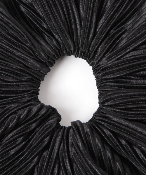 GLOBAL WORK（グローバルワーク）の「BIGパイピングシュシュ/602497（その他ヘアアクセサリー・レディース・オフホワイト/ブラック/ホワイト・FREE）」の4枚目の写真