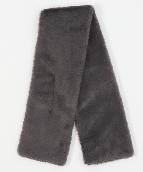 LAKOLE（ラコレ）の「ボリュームファーマフラー / 576330（マフラー・レディース・オフホワイト/ライトグレー/レオパード/チャコール・FREE）」の6枚目の写真