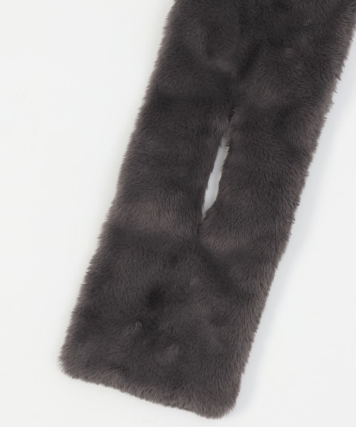 LAKOLE（ラコレ）の「ボリュームファーマフラー / 576330（マフラー・レディース・オフホワイト/ライトグレー/レオパード/チャコール・FREE）」の8枚目の写真