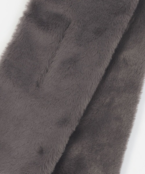 LAKOLE（ラコレ）の「ボリュームファーマフラー / 576330（マフラー・レディース・オフホワイト/ライトグレー/レオパード/チャコール・FREE）」の12枚目の写真