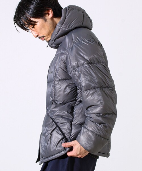 WILD THINGS（ワイルドシングス）の「【WILD THINGS/ワイルドシングス】BIVOUAC LOFT JACKET（ダウンジャケット/コート・メンズ・チャコールグレー/レッド/マスタード/ブラック・L/M）」の21枚目の写真