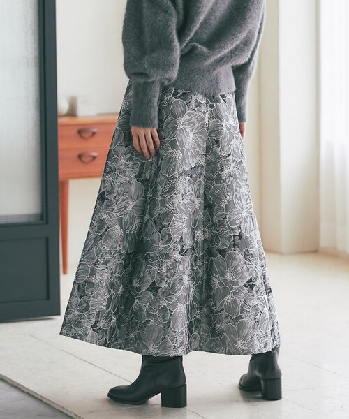 La boutique BonBon(ラブティックボンボン)の「【BonBonガールズセレクト・最強映えスカート】お花柄ジャガードスカート(スカート・レディース・グレー/サックスブルー/ライトベージュ・36/38)」の6枚目の写真
