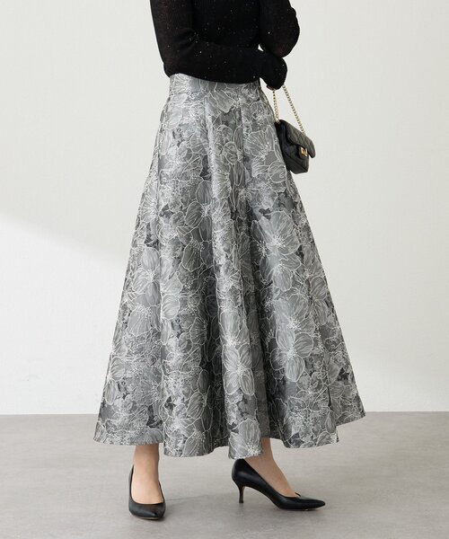 La boutique BonBon(ラブティックボンボン)の「【BonBonガールズセレクト・最強映えスカート】お花柄ジャガードスカート(スカート・レディース・グレー/サックスブルー/ライトベージュ・36/38)」の15枚目の写真