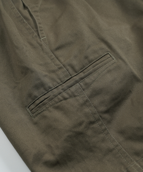 FRIZMWORKS(フリズムワークス)の「WASHED OFFICER CHINO SHORTS _ MUD(その他パンツ・メンズ・その他・LARGE/X-LARGE/SMALL/MEDIUM)」の7枚目の写真