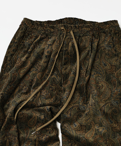 JOURNAL STANDARD relume（ジャーナルスタンダード　レリューム）の「ペイズリープリント 6ウェル コーデュロイ イージーパンツ（その他パンツ・メンズ・チャコールグレー/カーキ/ベージュ系その他・SMALL/MEDIUM/LARGE）」の20枚目の写真