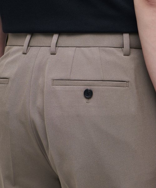 MUSINSA STANDARD（ムシンサスタンダード）の「軽量リラックステーパード隠しバンディングクロップドスラックス[ダスティベージュ]（スラックス・メンズ・その他・42/26/27）」の8枚目の写真