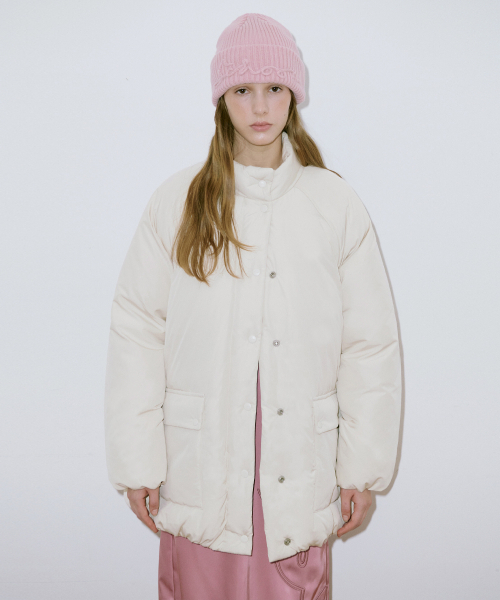 SINOON(シヌーン)の「Raglan Half Down Jacket (Ivory)(ダウンジャケット/コート・レディース・アイボリー・FREE)」の1枚目の写真