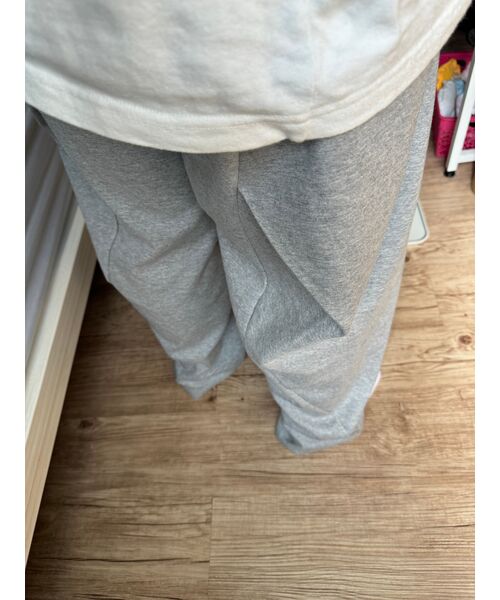 WOOALONG(ウアロン)の「Signature hood zip-up - GREY(パーカー・レディース・グレー・MEDIUM/LARGE/SMALL)」の13枚目の写真