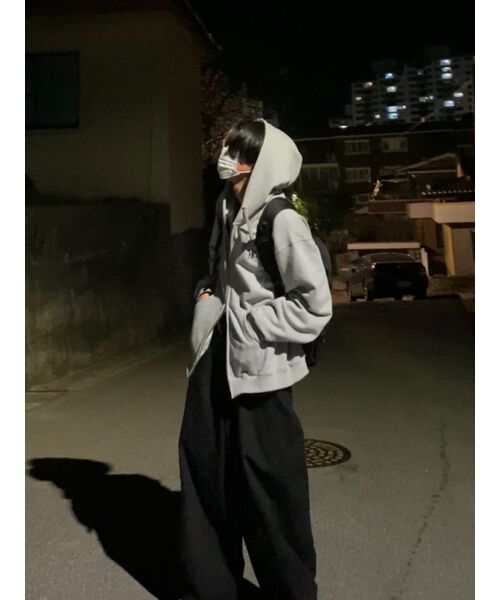WOOALONG(ウアロン)の「Signature hood zip-up - GREY(パーカー・レディース・グレー・MEDIUM/LARGE/SMALL)」の15枚目の写真