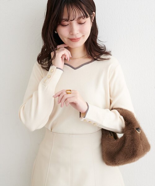 natural couture(ナチュラルクチュール)の「ハートネック配色ニットプルオーバー(ニット/セーター・レディース・ボルドー/オフホワイト/サックスブルー/ブラック・FREE)」の6枚目の写真