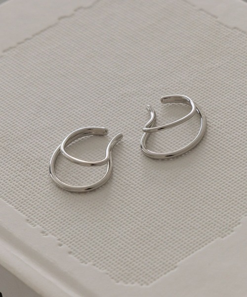 Andemiu（アンデミュウ）の「オーバル2レンイヤカフ630022（イヤーカフ・レディース・シルバー/ゴールド/シルバー×ゴールド・FREE）」の2枚目の写真