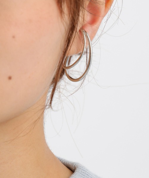 Andemiu（アンデミュウ）の「オーバル2レンイヤカフ630022（イヤーカフ・レディース・シルバー/ゴールド/シルバー×ゴールド・FREE）」の5枚目の写真