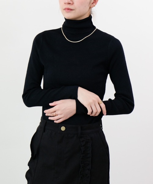 DOLLUPOOPS（ドールアップウップス）の「タートルネックニット（ニット/セーター・レディース・ブラウン/オフホワイト/チャコールグレー/ブラック・FREE）」の2枚目の写真