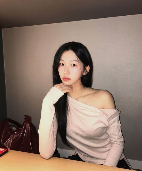 DEARSTALKER(ディアストーカー)の「NATALIE SIDE BUTTON OFF-SHOULDER T - 2 COLOR(Tシャツ/カットソー・レディース・その他・FREE/Pink/Grey)」の2枚目の写真