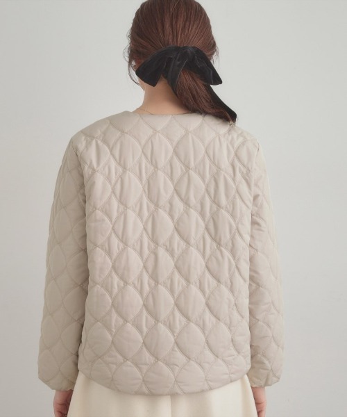 couture brooch（クチュールブローチ）の「【春色追加・撥水・洗える】リボンキルティングジャケット（ノーカラージャケット・レディース・グレー/ブラック/アイボリー・36/40/38/42）」の9枚目の写真
