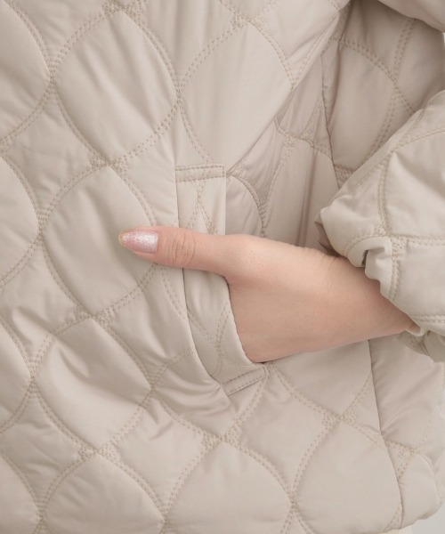 couture brooch（クチュールブローチ）の「【春色追加・撥水・洗える】リボンキルティングジャケット（ノーカラージャケット・レディース・グレー/ブラック/アイボリー・36/40/38/42）」の4枚目の写真