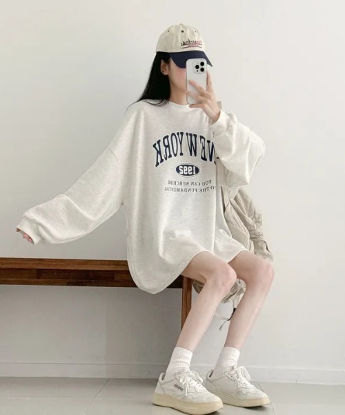 SHEPP(シープ)の「ヴィンテージライクプリントプルオーバー スウェット / ロンT(スウェット・レディース・ライトグレー/ホワイト/ネイビー・L/M)」の4枚目の写真