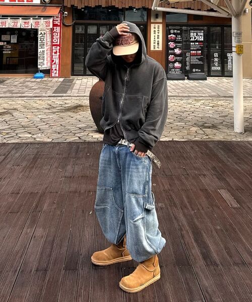 9999ARCHIVE(9999アーカイブ)の「Vintage Big Logo Hood Zip-UP (2WAY)(パーカー・レディース・チャコール・2/3)」の2枚目の写真