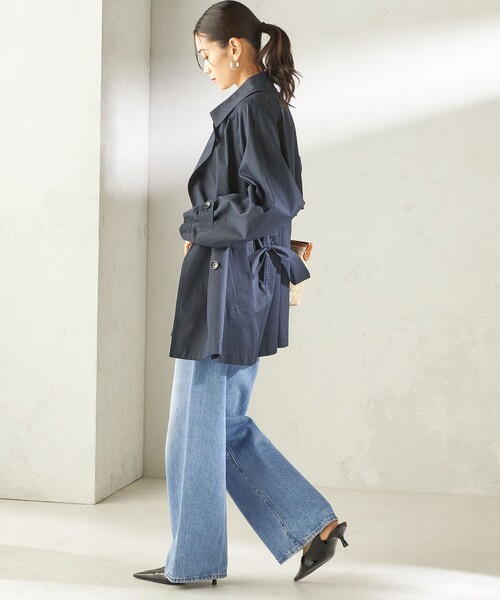 SHIPS（シップス）の「〈撥水加工〉バック ギャザー ドロスト ミディ丈 トレンチ コート（トレンチコート・レディース・ネイビー/ベージュ・38/36）」の16枚目の写真
