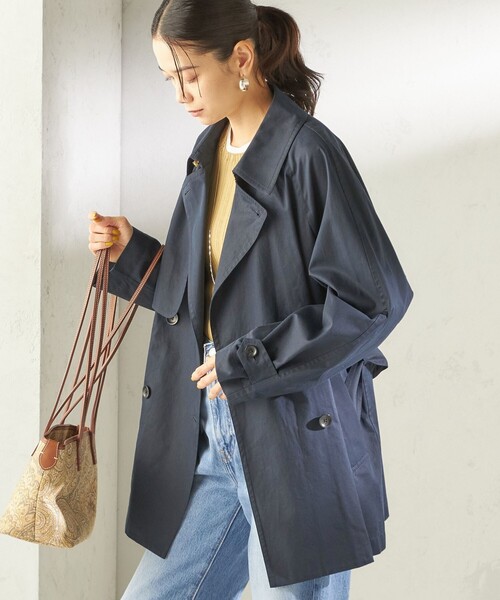 SHIPS（シップス）の「〈撥水加工〉バック ギャザー ドロスト ミディ丈 トレンチ コート（トレンチコート・レディース・ネイビー/ベージュ・38/36）」の19枚目の写真