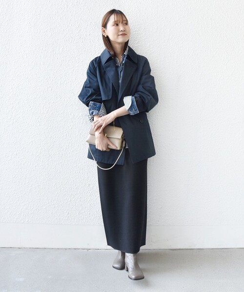 SHIPS（シップス）の「〈撥水加工〉バック ギャザー ドロスト ミディ丈 トレンチ コート（トレンチコート・レディース・ネイビー/ベージュ・38/36）」の21枚目の写真