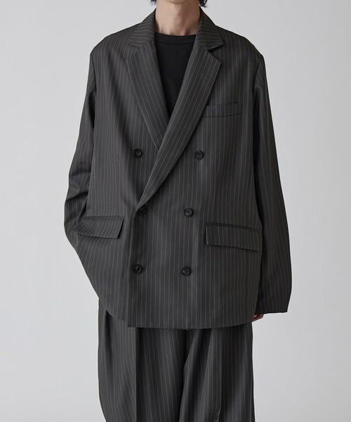 Lui's（ルイス）の「【Neucon】PINSTRIPE RELAXING DOUBLE JACKET / ピンストライプリラクシーダブルジャケット / セットアップ対応（テーラードジャケット・メンズ・チャコールグレー/ブラック・1/2）」の3枚目の写真