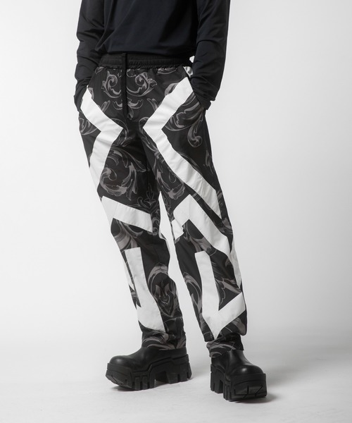 VANQUISH(ヴァンキッシュ)の「VANQUISH / ヴァンキッシュ バロックプリント柄 ラインパンツ(その他パンツ・メンズ・ホワイト・M)」の8枚目の写真