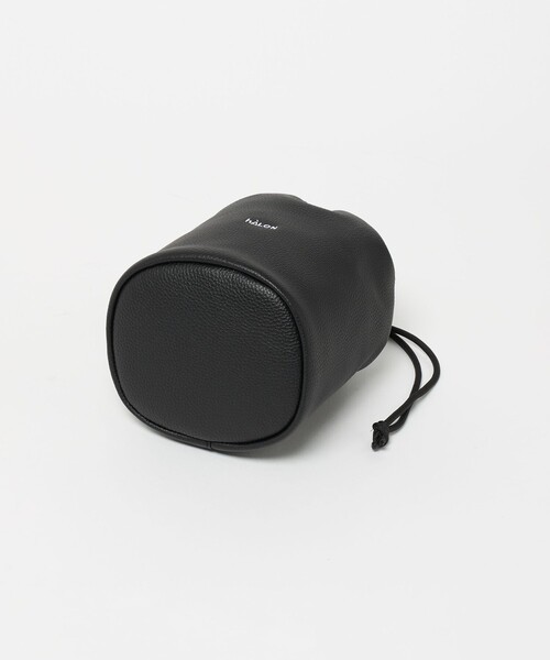 hALON(雑貨)（アーロン）の「＜hALON＞レザー 巾着バッグ（ショルダーバッグ・メンズ・ブラック・FREE）」の6枚目の写真