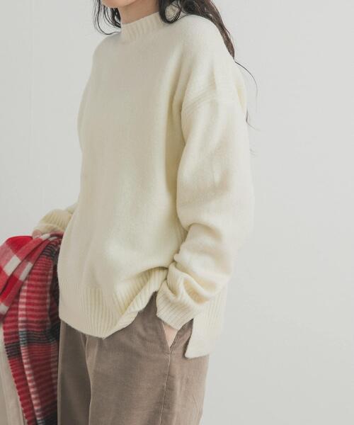 URBAN RESEARCH DOORS（アーバンリサーチドアーズ）の「ハイネックサイドスリットニット｜冬服/暖かい/軽量/体型カバー（ニット/セーター・レディース・グリーン系その他/チャコールグレー/ブルー/オフホワイト・FREE）」の21枚目の写真