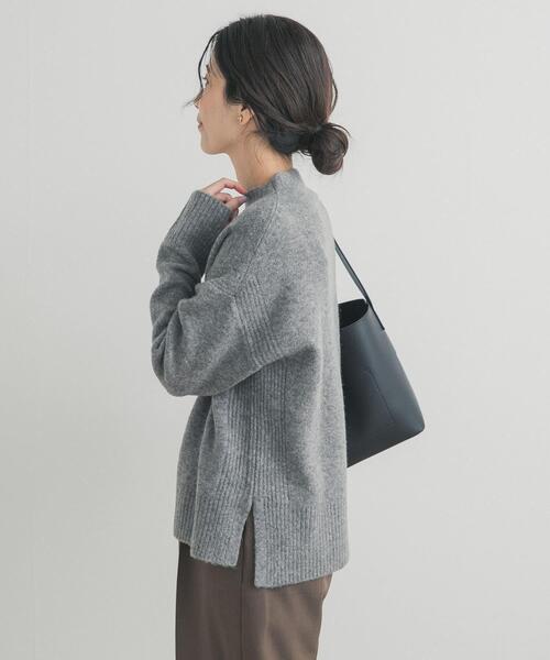 URBAN RESEARCH DOORS（アーバンリサーチドアーズ）の「ハイネックサイドスリットニット｜冬服/暖かい/軽量/体型カバー（ニット/セーター・レディース・グリーン系その他/チャコールグレー/ブルー/オフホワイト・FREE）」の18枚目の写真