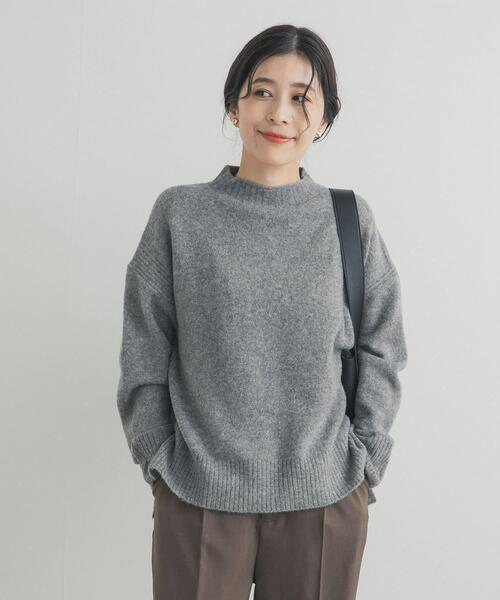 URBAN RESEARCH DOORS（アーバンリサーチドアーズ）の「ハイネックサイドスリットニット｜冬服/暖かい/軽量/体型カバー（ニット/セーター・レディース・グリーン系その他/チャコールグレー/ブルー/オフホワイト・FREE）」の5枚目の写真