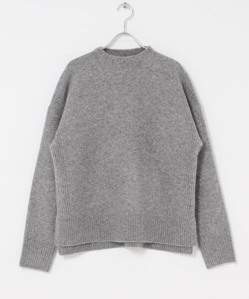 URBAN RESEARCH DOORS（アーバンリサーチドアーズ）の「ハイネックサイドスリットニット｜冬服/暖かい/軽量/体型カバー（ニット/セーター・レディース・グリーン系その他/チャコールグレー/ブルー/オフホワイト・FREE）」の8枚目の写真