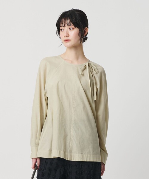 BEAUTY&YOUTH UNITED ARROWS（ビューティーアンドユースユナイテッドアローズ）の「リボンタイ ノーカラーブラウス（その他トップス・レディース・ホワイト/ブラック/オリーブ・FREE）」の3枚目の写真