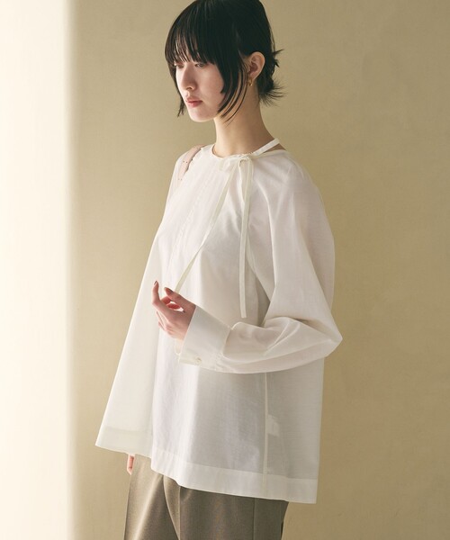 BEAUTY&YOUTH UNITED ARROWS（ビューティーアンドユースユナイテッドアローズ）の「リボンタイ ノーカラーブラウス（その他トップス・レディース・ホワイト/ブラック/オリーブ・FREE）」の6枚目の写真