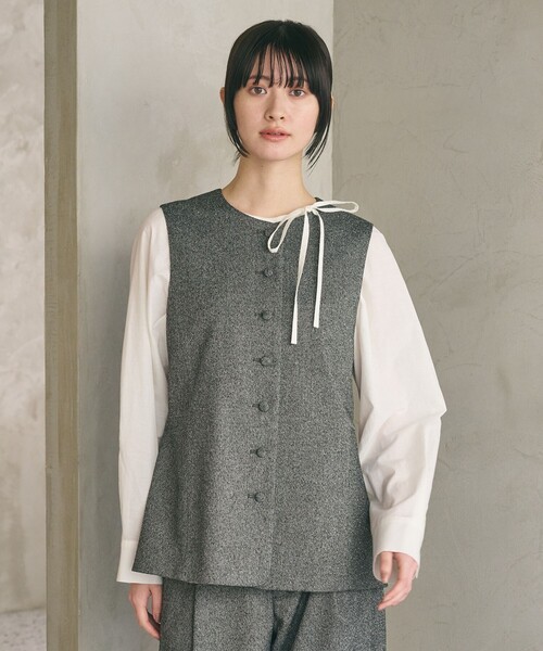 BEAUTY&YOUTH UNITED ARROWS（ビューティーアンドユースユナイテッドアローズ）の「リボンタイ ノーカラーブラウス（その他トップス・レディース・ホワイト/ブラック/オリーブ・FREE）」の9枚目の写真